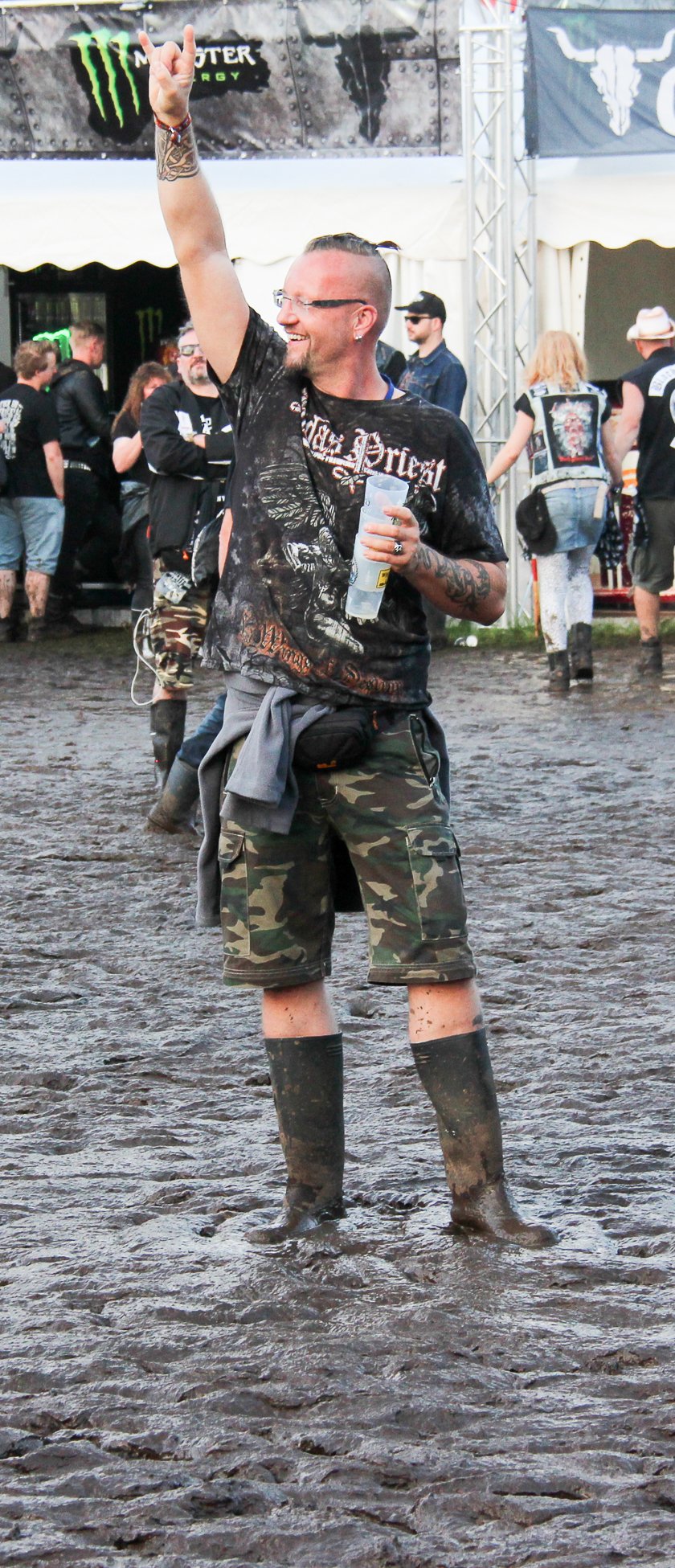Zur 28. Ausgabe mit Alice Cooper, Megadeth, Marilyn Manson, Accept, Volbeat u.v.a. wurde extra eine Bierpipeline verlegt. – Zum 28. Mal Wacken Open Air.