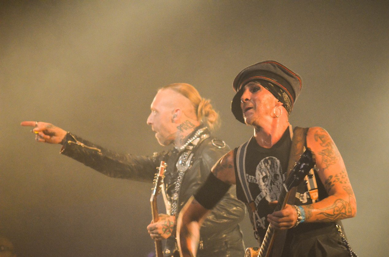Gluthitze in Wacken - Schlammschlacht? Ja, aber nur bei lecker Wasserleitung. – Backyard Babies.