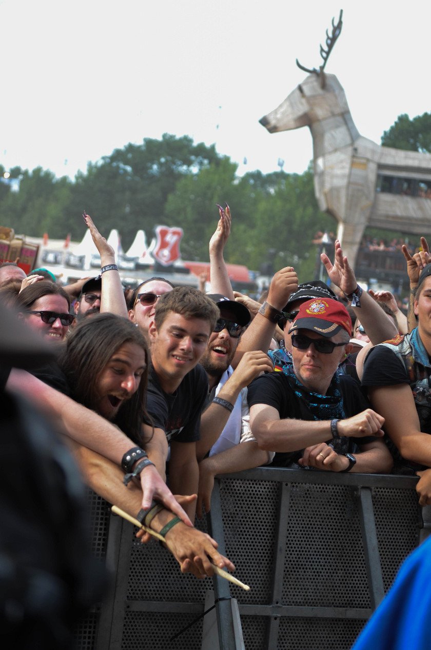 Gluthitze in Wacken - Schlammschlacht? Ja, aber nur bei lecker Wasserleitung. – Ja ist denn heut' Weihnachten?