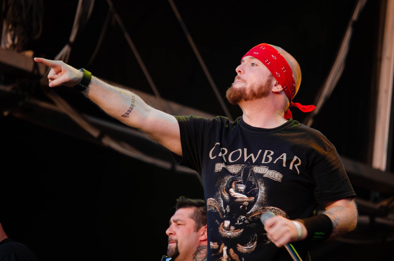 Gluthitze in Wacken - Schlammschlacht? Ja, aber nur bei lecker Wasserleitung. – Jamey Jasta.