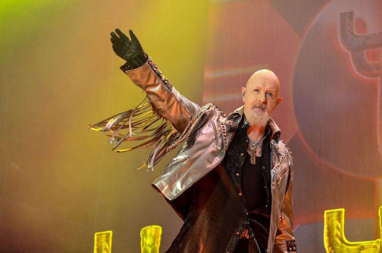 Gluthitze in Wacken - Schlammschlacht? Ja, aber nur bei lecker Wasserleitung. – Ein Metal-Gott beehrt Wacken.