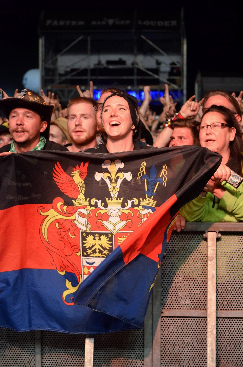 Gluthitze in Wacken - Schlammschlacht? Ja, aber nur bei lecker Wasserleitung. – Ostfriesland!