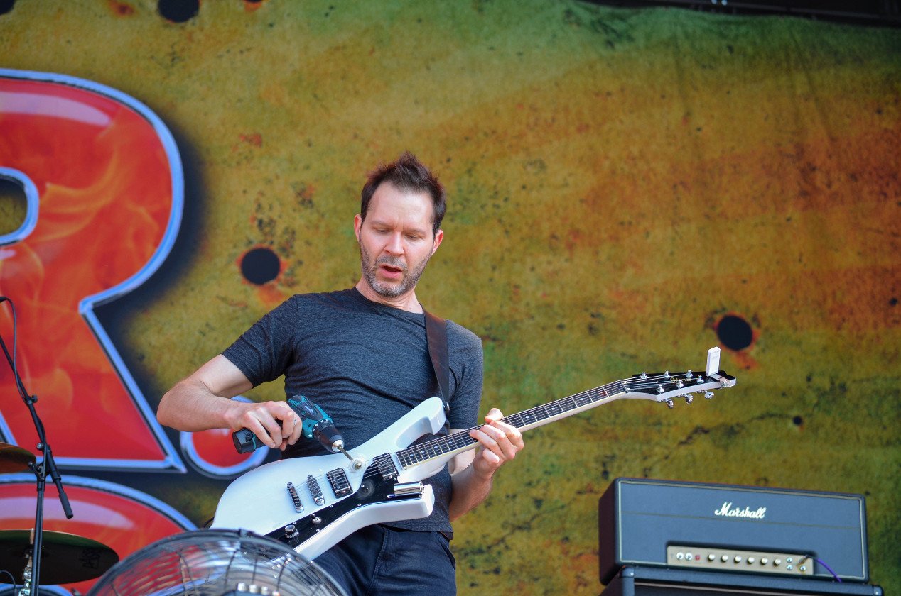 Gluthitze in Wacken - Schlammschlacht? Ja, aber nur bei lecker Wasserleitung. – Paul Gilbert - Gitarrengott.