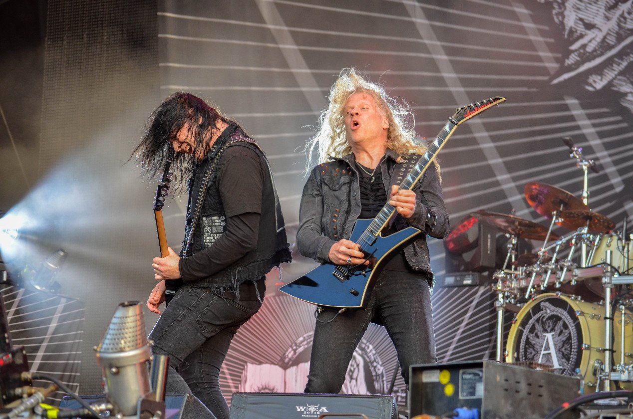 Gluthitze in Wacken - Schlammschlacht? Ja, aber nur bei lecker Wasserleitung. – Time for Arch Enemy.