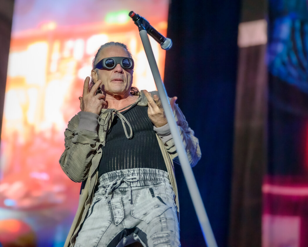Zum Wochenende hin hat Odin ein Einsehen: Iron Maiden, Megadeth, Heaven Shall Burn, Biohazard, While She Sleeps oder Trivium drehen auf. – Iron Maiden.