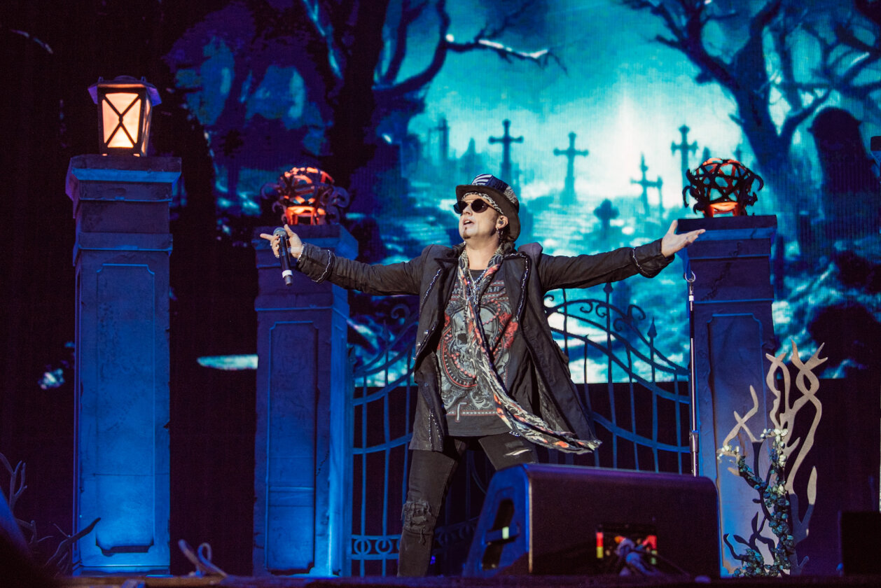 Korn, Amon Amarth, The 69 Eyes, Testament, Behemoth, Gene Simmons, Blind Guardian und ein bisschen Wacken-Schlamm. – Avantasia.