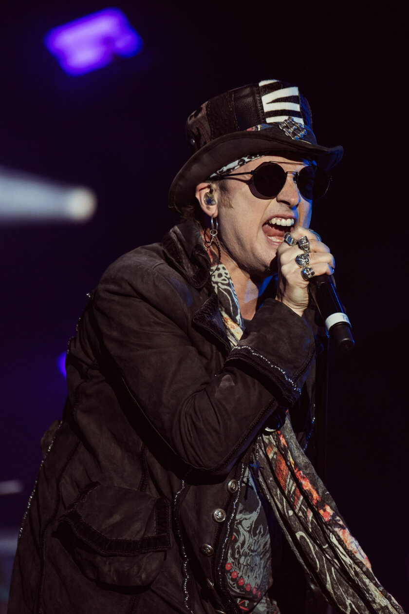 Korn, Amon Amarth, The 69 Eyes, Testament, Behemoth, Gene Simmons, Blind Guardian und ein bisschen Wacken-Schlamm. – Avantasia.