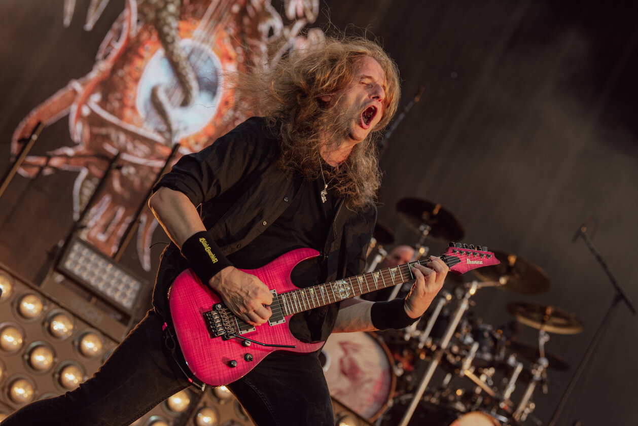 Korn, Amon Amarth, The 69 Eyes, Testament, Behemoth, Gene Simmons, Blind Guardian und ein bisschen Wacken-Schlamm. – Blind Guardian.