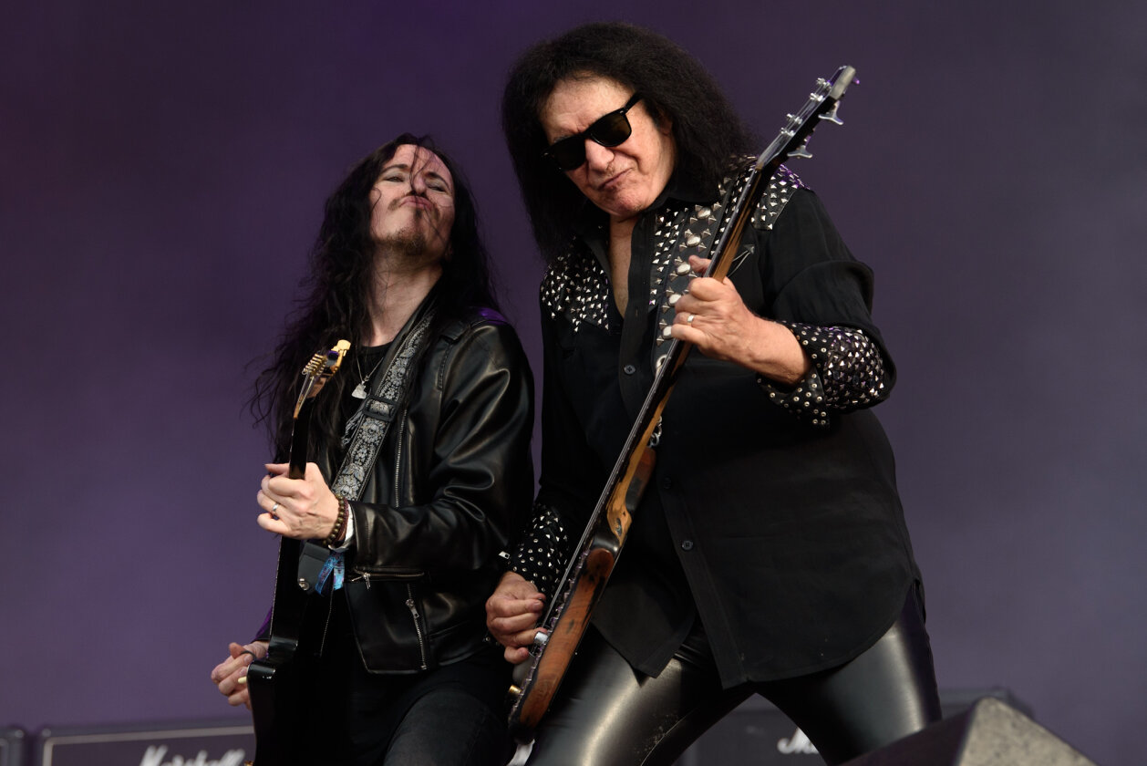 Korn, Amon Amarth, The 69 Eyes, Testament, Behemoth, Gene Simmons, Blind Guardian und ein bisschen Wacken-Schlamm. – Gene Simmons.