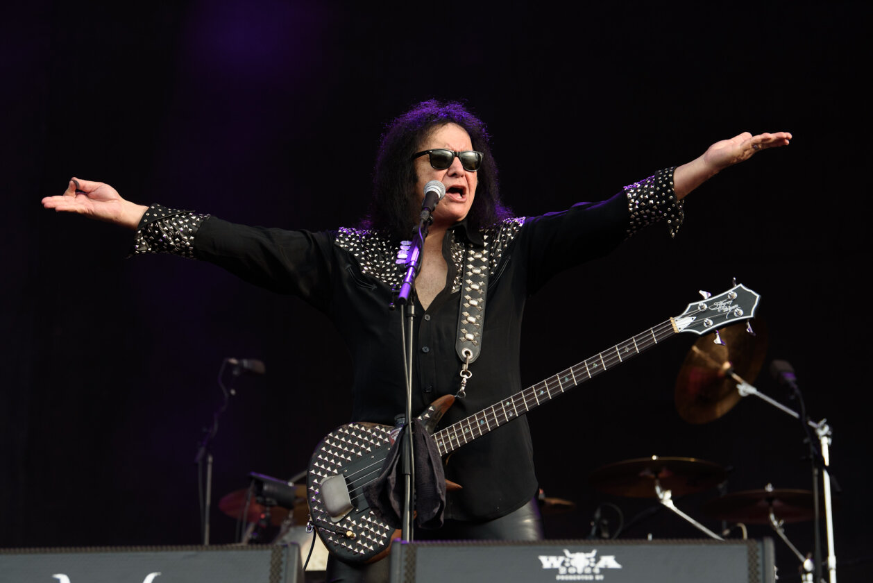 Korn, Amon Amarth, The 69 Eyes, Testament, Behemoth, Gene Simmons, Blind Guardian und ein bisschen Wacken-Schlamm. – Gene Simmons.