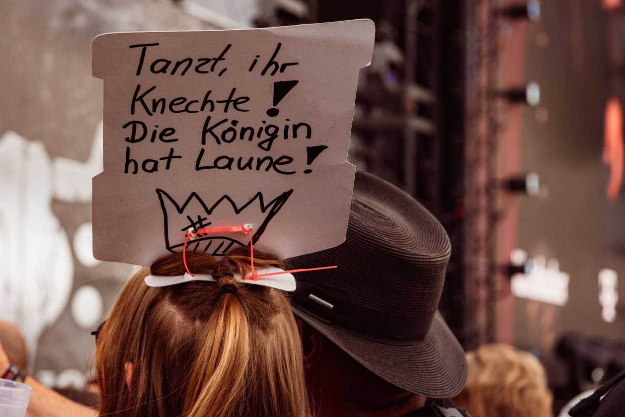 Korn, Amon Amarth, The 69 Eyes, Testament, Behemoth, Gene Simmons, Blind Guardian und ein bisschen Wacken-Schlamm. – Los jetzt!