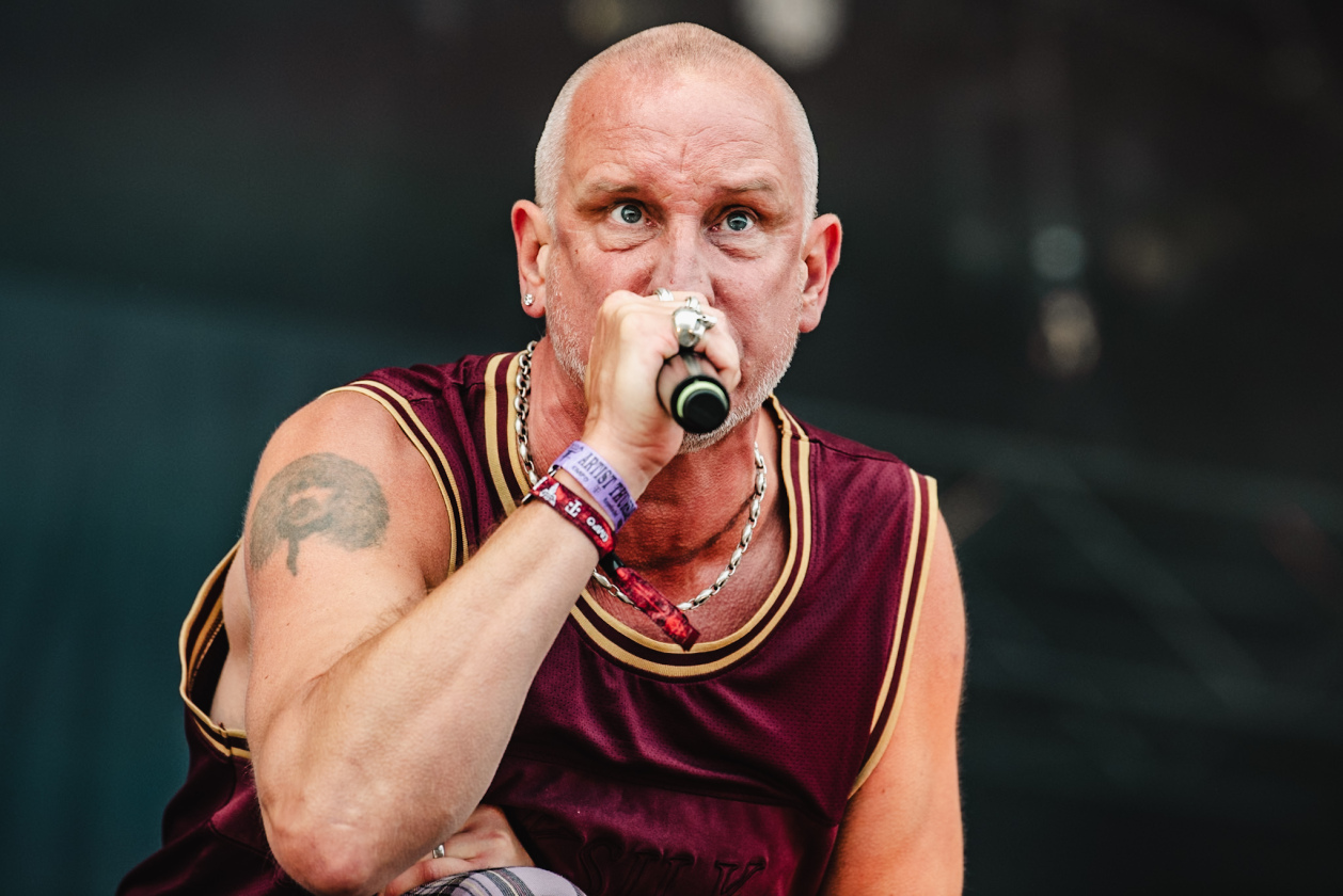 Regen und Kälte zum Festivalstart - aber alle sind parat: Wackööön! – Clawfinger.