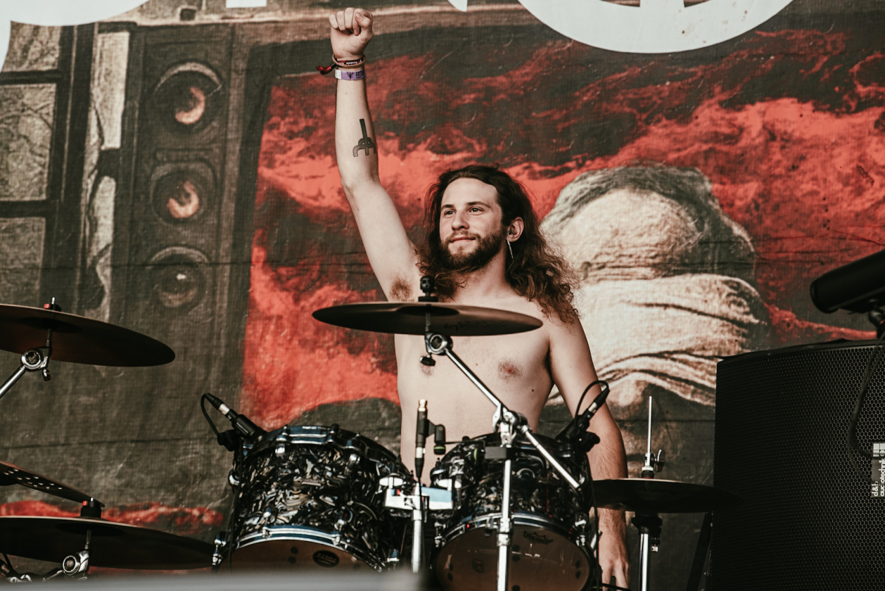 Regen und Kälte zum Festivalstart - aber alle sind parat: Wackööön! – Prong.