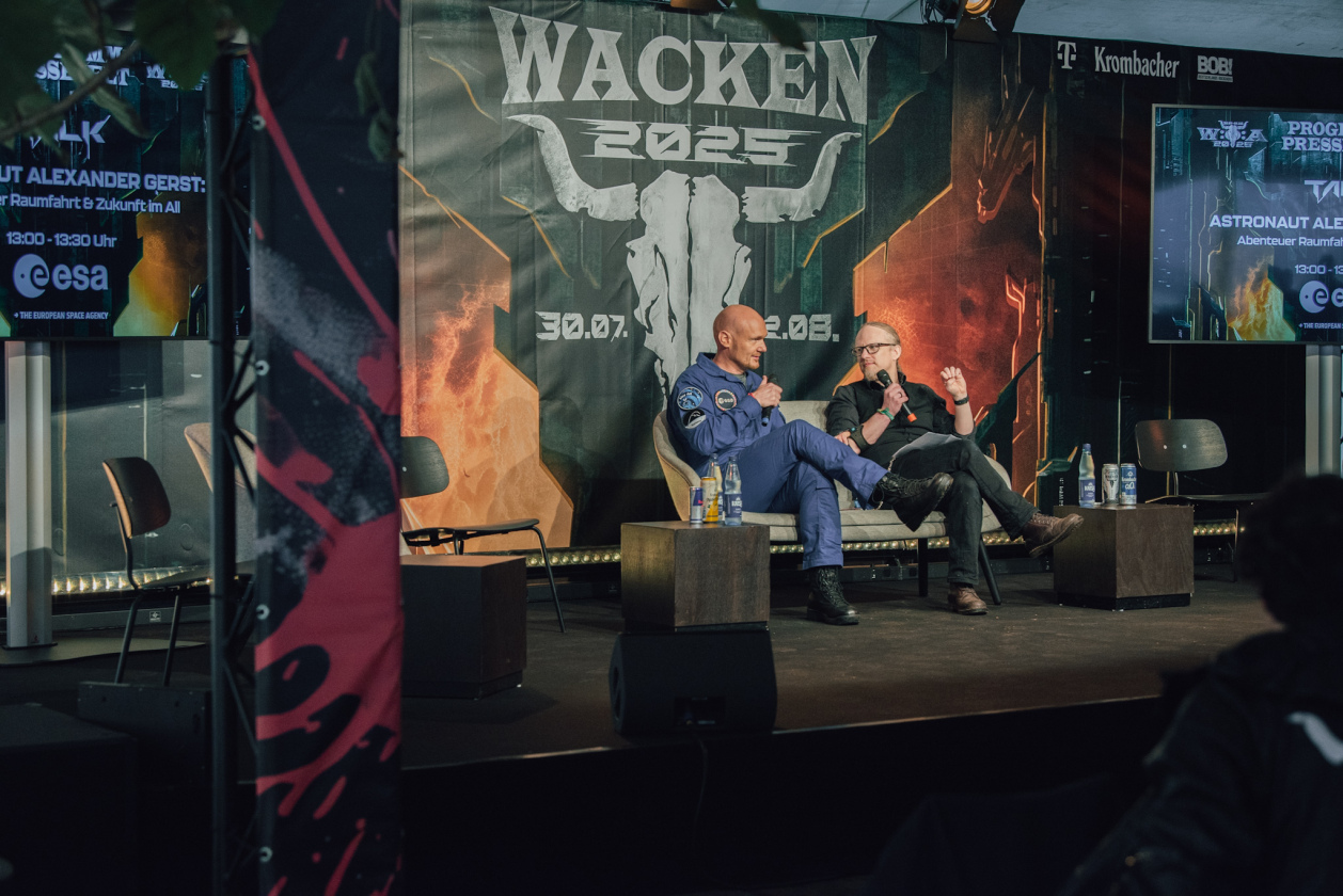 Regen und Kälte zum Festivalstart - aber alle sind parat: Wackööön! – Space Camp.
