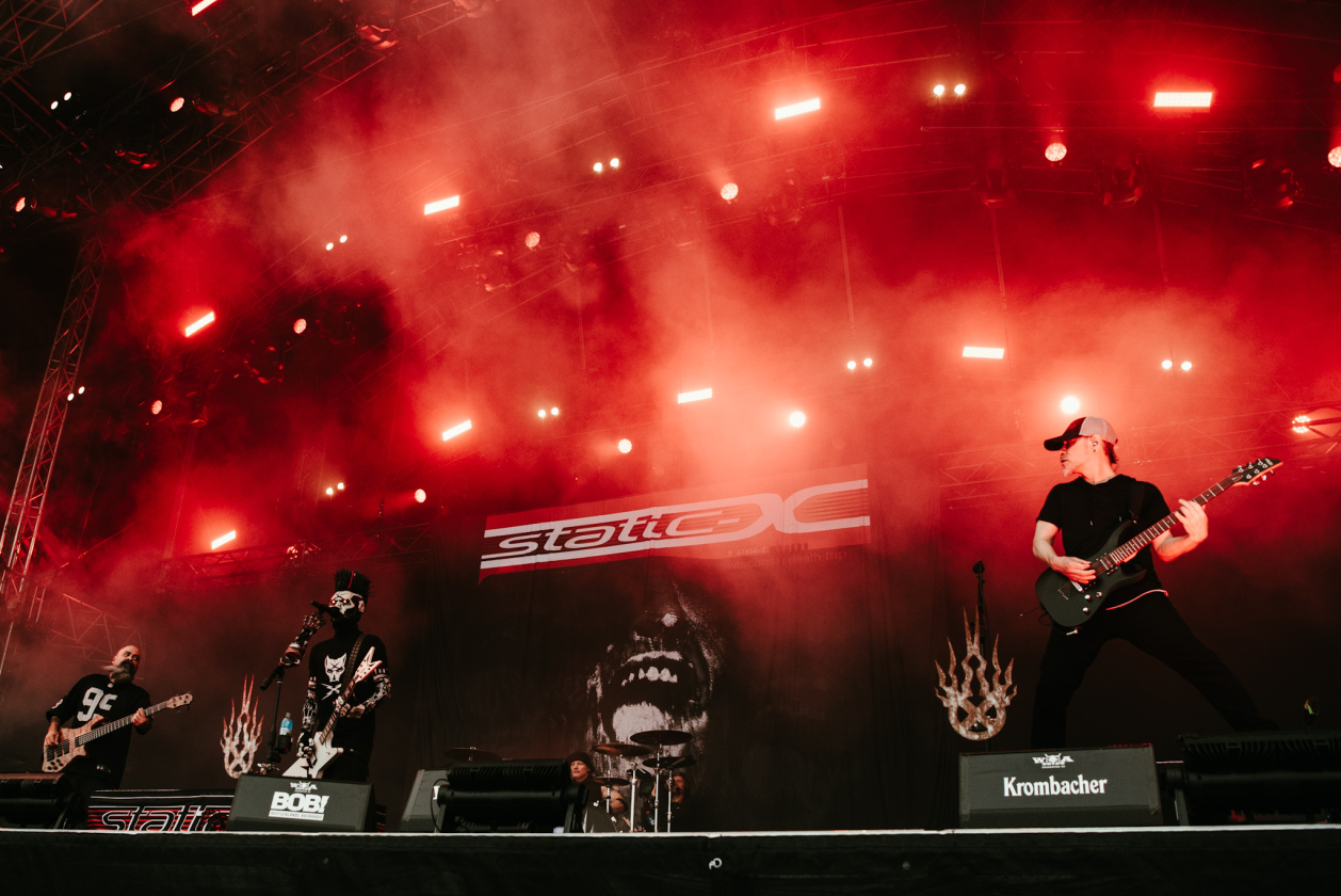 Regen und Kälte zum Festivalstart - aber alle sind parat: Wackööön! – Static-X.