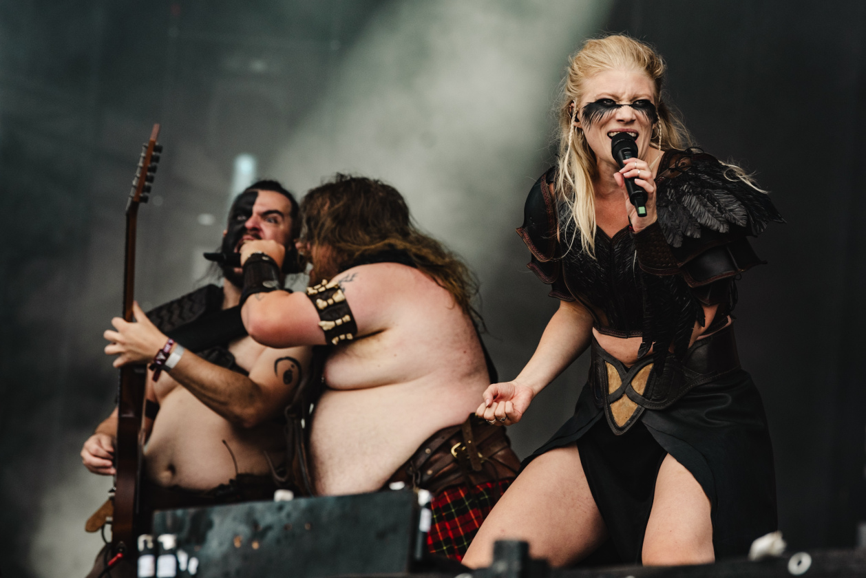 Galerie, Teil zwei: Und weiter gehts auf dem Acker mit Papa Roach, Dimmu Borgir, Fear Factory u.v.a.! – Brothers Of Metal.