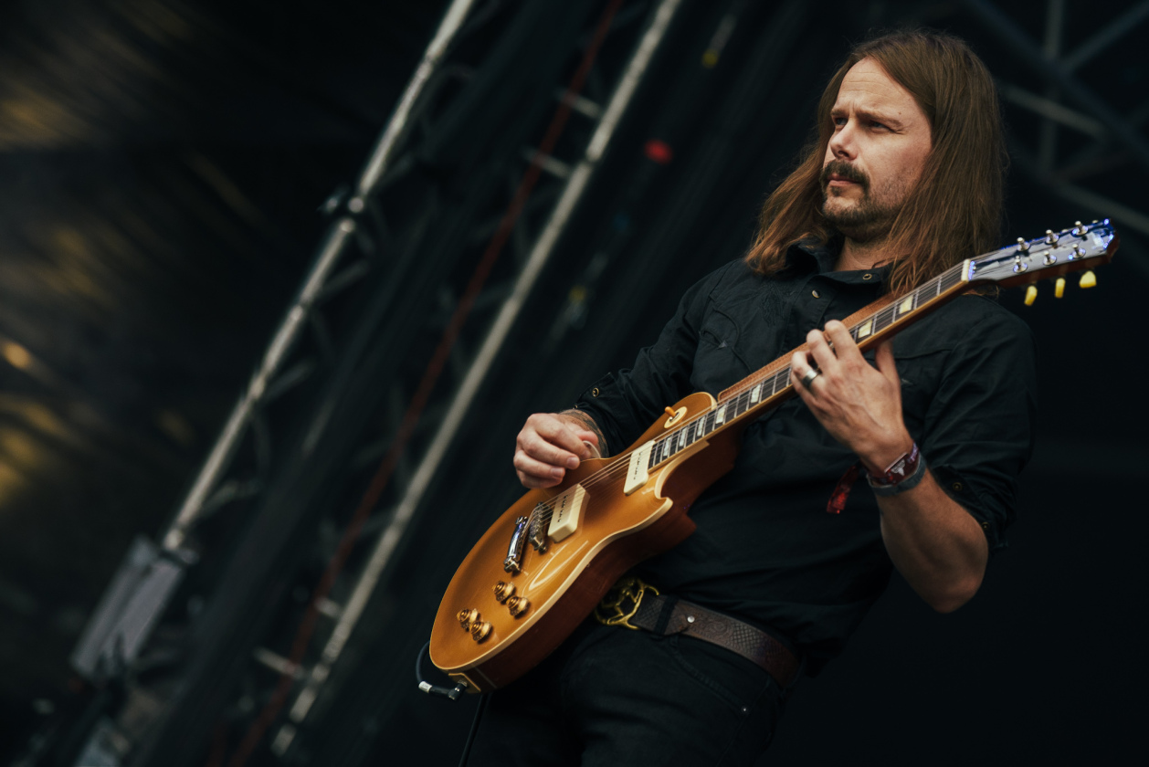 Galerie, Teil zwei: Und weiter gehts auf dem Acker mit Papa Roach, Dimmu Borgir, Fear Factory u.v.a.! – Graveyard.
