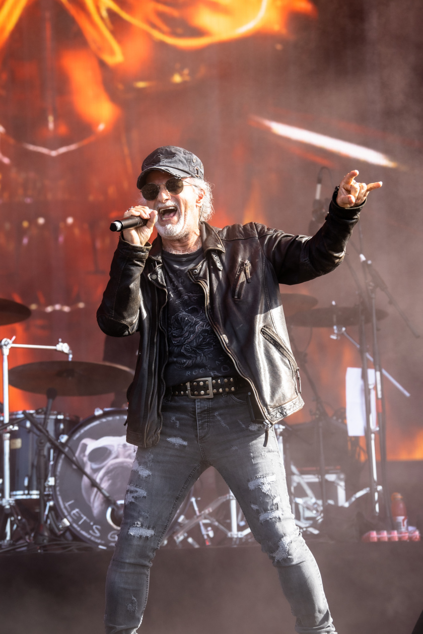 Galerie, Teil zwei: Und weiter gehts auf dem Acker mit Papa Roach, Dimmu Borgir, Fear Factory u.v.a.! – Krokus.