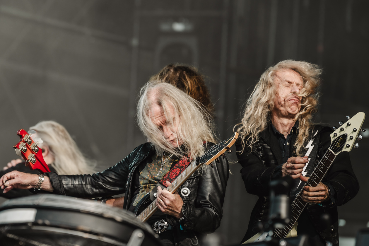 Die 35. Ausgabe des größten Metal-Open-Airs der Welt läuft. Gut 150 Bands treten auf, darunter Def Leppard oder Judas Priest. – Saxon.