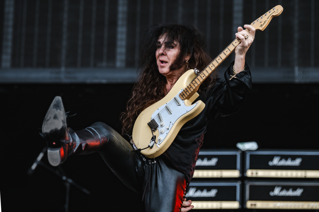 Die 35. Ausgabe des größten Metal-Open-Airs der Welt läuft. Gut 150 Bands treten auf, darunter Def Leppard oder Judas Priest. – Yngwie Malmsteen.