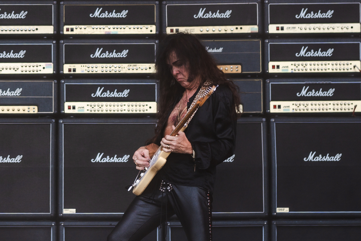 Die 35. Ausgabe des größten Metal-Open-Airs der Welt läuft. Gut 150 Bands treten auf, darunter Def Leppard oder Judas Priest. – Yngwie Malmsteen.