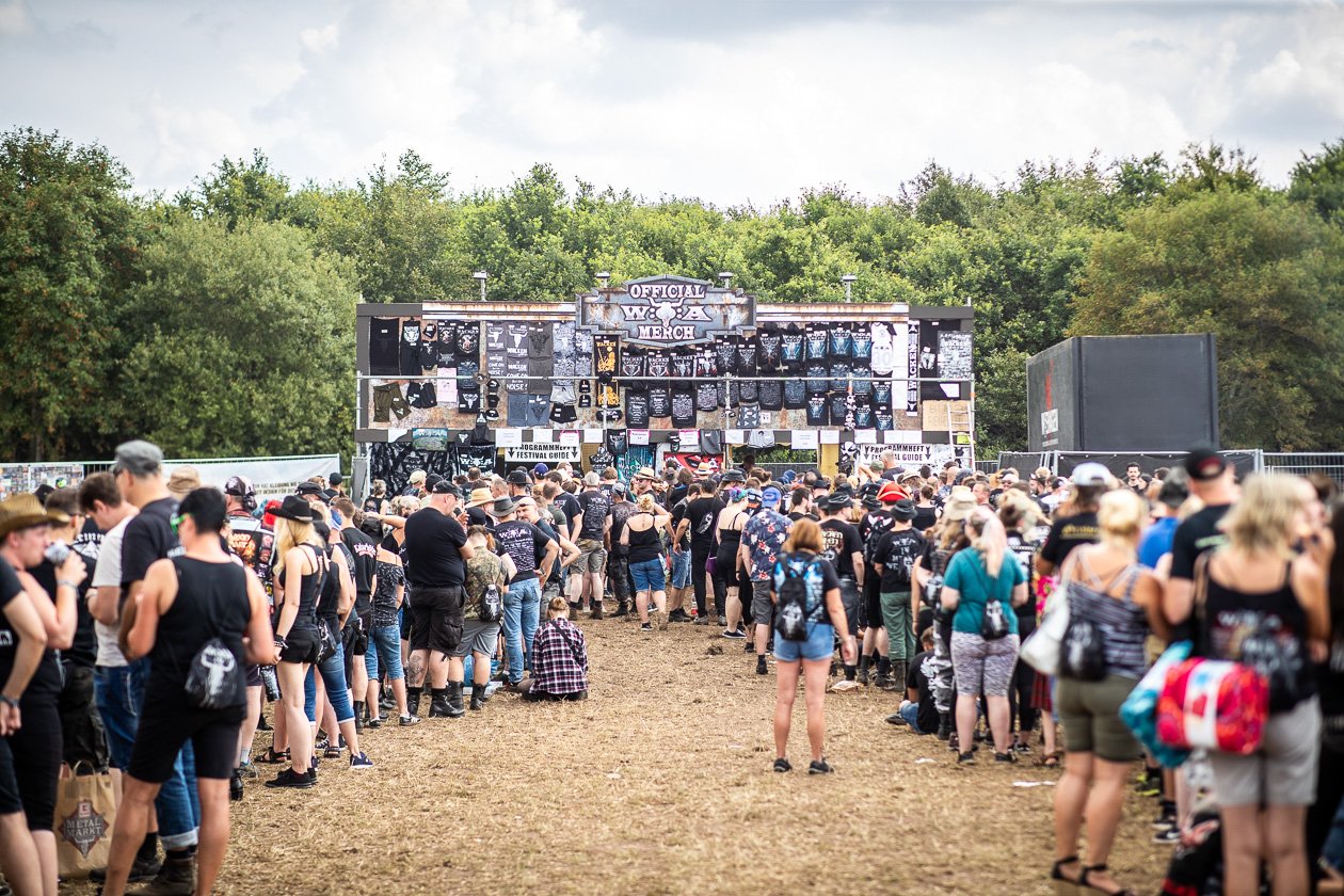 30 Jahre Metöööl: Sabaton, Airbourne, Opeth, Within Temptation,Hammerfall, Body Count, Anthrax u.v.a. feiern mit. – Noch kurz zum Merch ... 