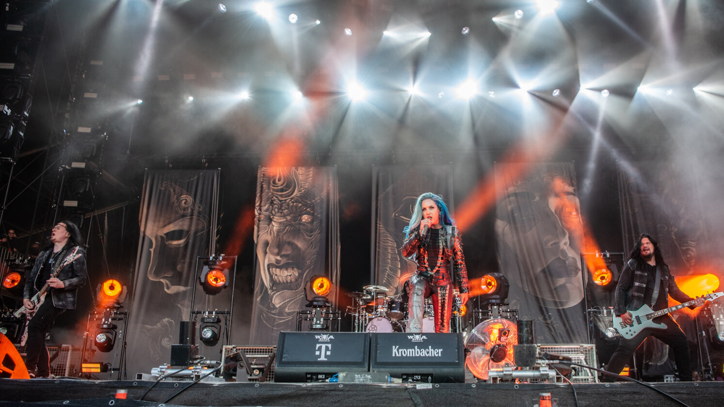 Keine Gnade auch am Wochenende: Slipknot, In Extremo, Clutch, Lacuna Coil, Behemoth live. – Arch Enemy
