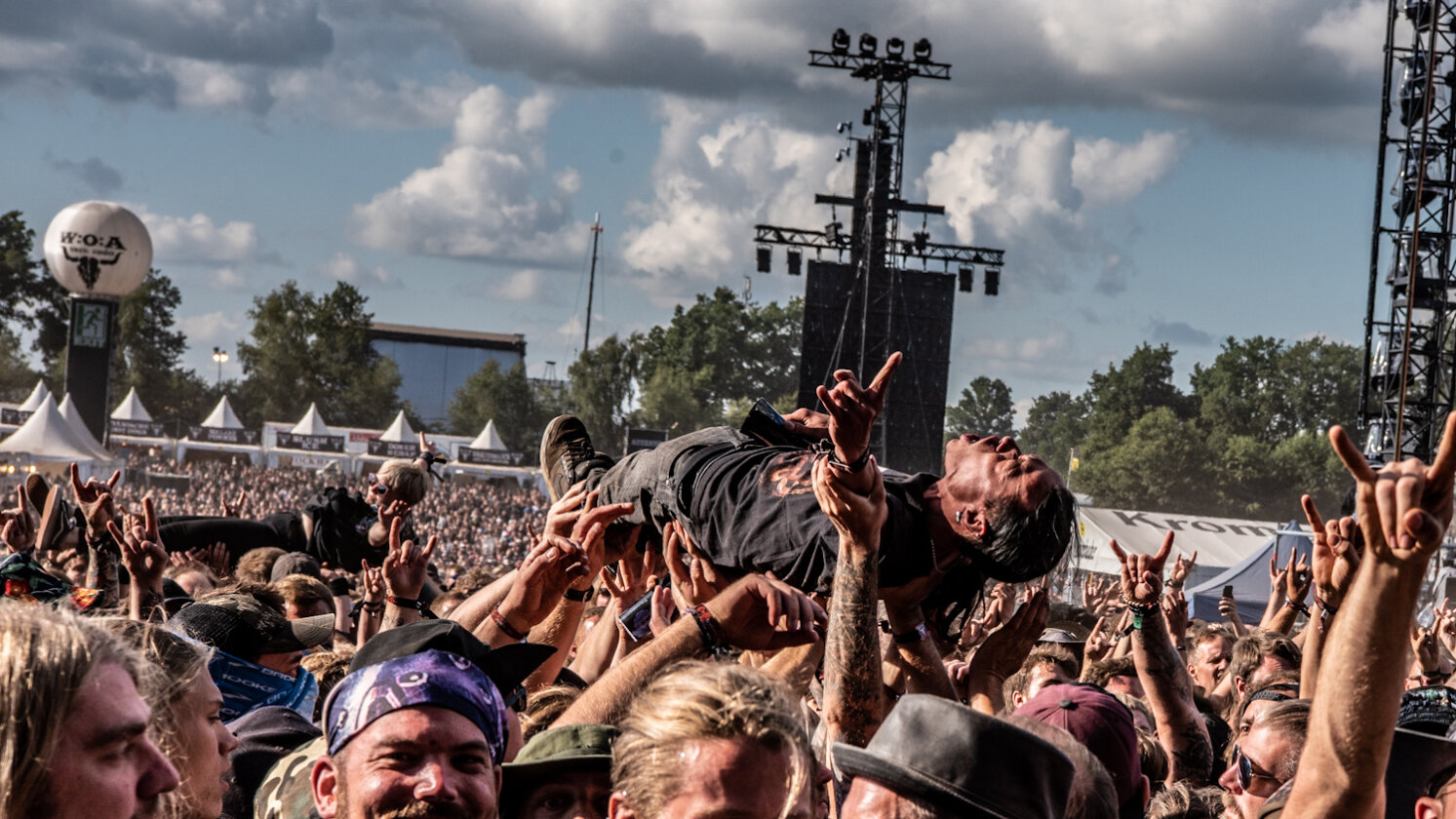 Keine Gnade auch am Wochenende: Slipknot, In Extremo, Clutch, Lacuna Coil, Behemoth live. – Crowdsurfer