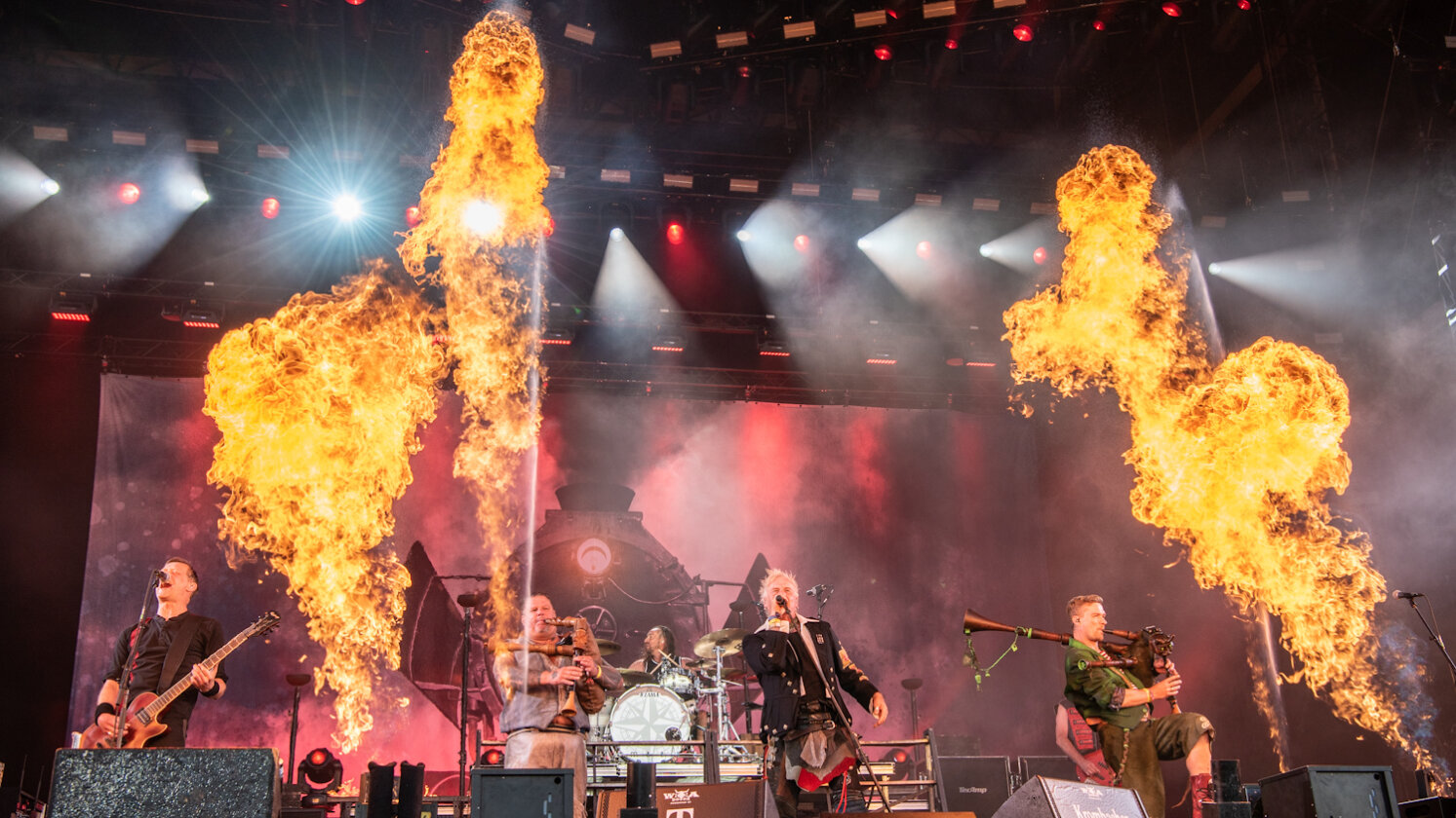 Keine Gnade auch am Wochenende: Slipknot, In Extremo, Clutch, Lacuna Coil, Behemoth live. – In Extremo.