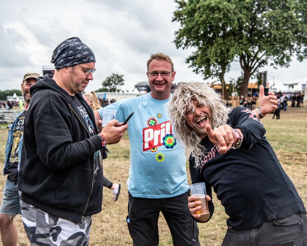 Keine Gnade auch am Wochenende: Slipknot, In Extremo, Clutch, Lacuna Coil, Behemoth live. – ... der Samstag kann kommen!