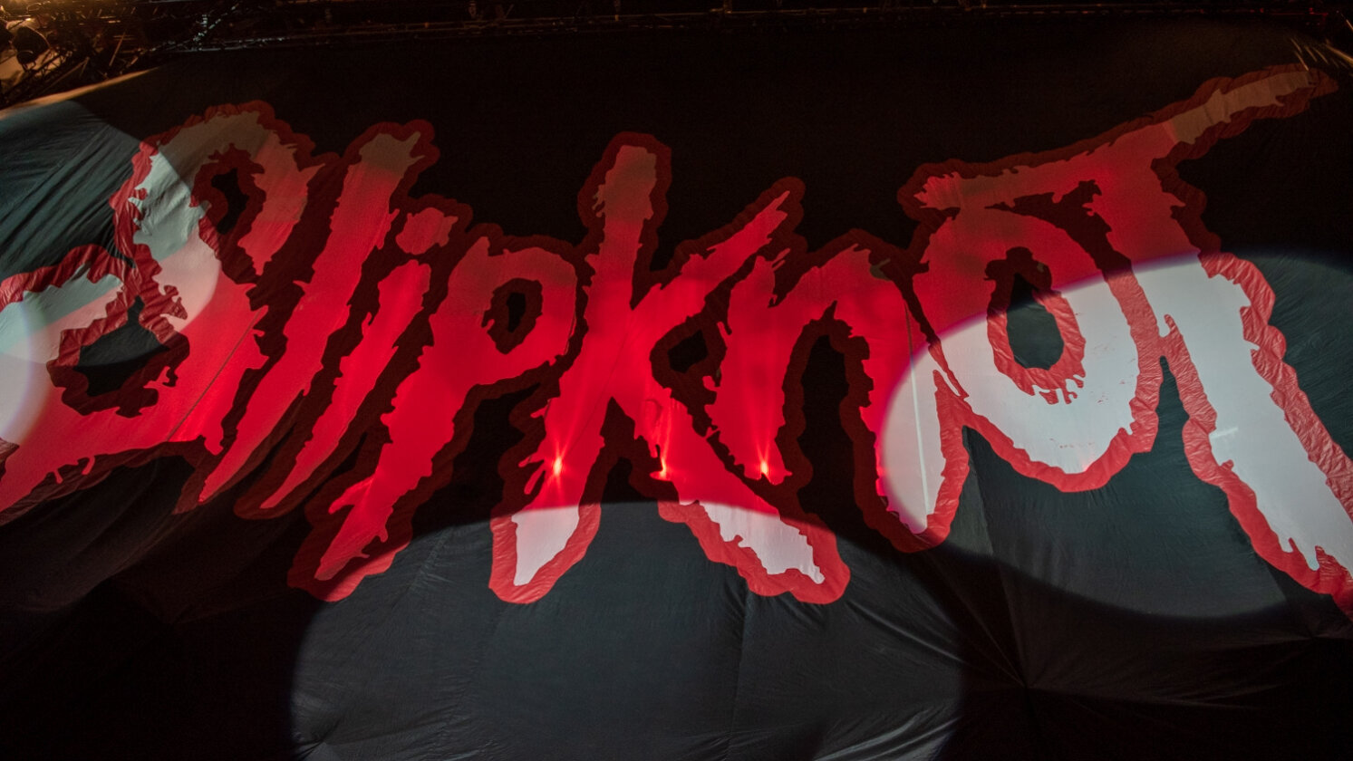 Keine Gnade auch am Wochenende: Slipknot, In Extremo, Clutch, Lacuna Coil, Behemoth live. – Ein Sturm bricht los.
