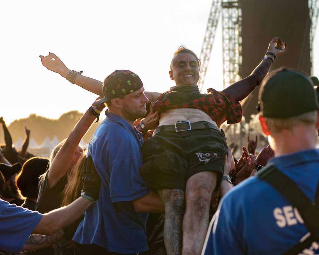 Die Spiele auf dem Holy Ground sind eröffnet: Judas Priest, GWAR u.v.a. beim Wacken Open Air. – Amon Amarth.