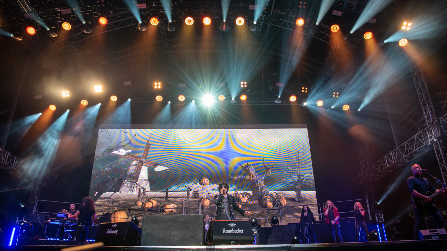 Die Spiele auf dem Holy Ground sind eröffnet: Judas Priest, GWAR u.v.a. beim Wacken Open Air. – Avantasia.