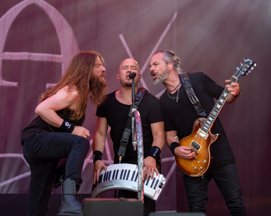 Die Spiele auf dem Holy Ground sind eröffnet: Judas Priest, GWAR u.v.a. beim Wacken Open Air. – Epica.