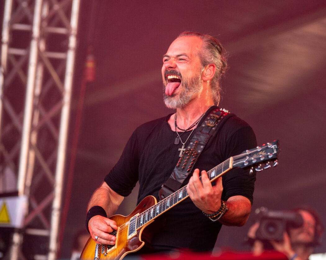 Die Spiele auf dem Holy Ground sind eröffnet: Judas Priest, GWAR u.v.a. beim Wacken Open Air. – Epica.