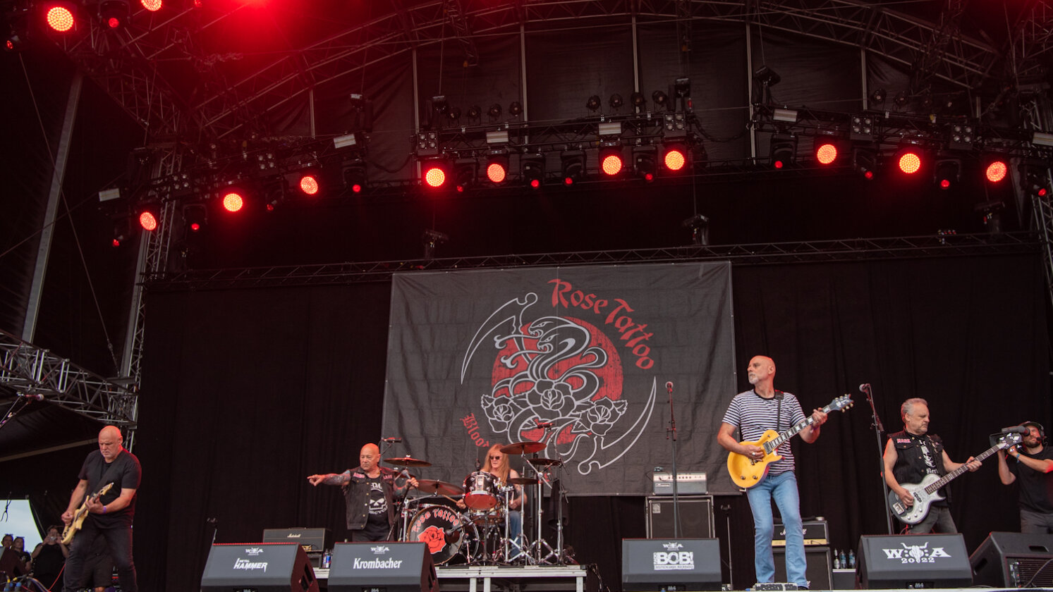 Die Spiele auf dem Holy Ground sind eröffnet: Judas Priest, GWAR u.v.a. beim Wacken Open Air. – Rose Tattoo.