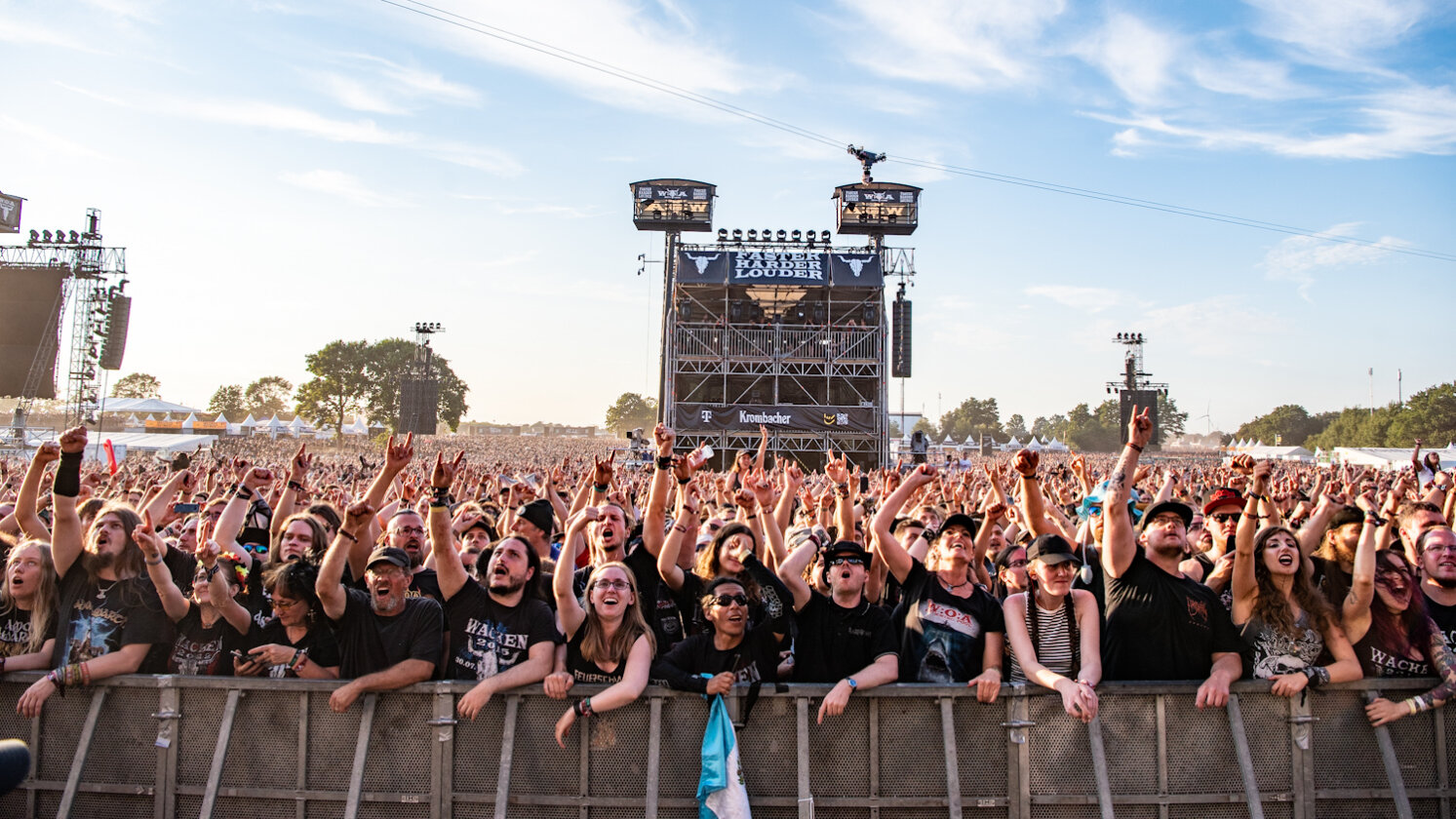 Die Spiele auf dem Holy Ground sind eröffnet: Judas Priest, GWAR u.v.a. beim Wacken Open Air. – Wacken: See you Friday!