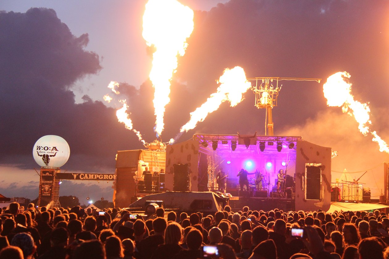 Viele reisten schon Dienstagabend an - Waaaacken lääääuuuft! – Wacken brennt!