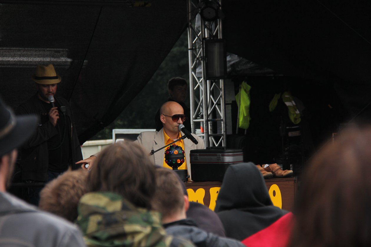Viele reisten schon Dienstagabend an - Waaaacken lääääuuuft! – Mambo Kurt on stage.