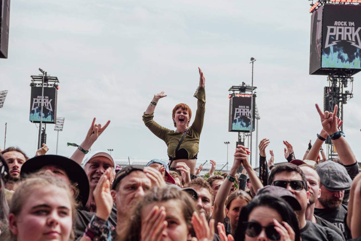Über 88.000 Fans feiern hochkarätige Acts wie Slipknot, Bring Me The Horizon u.v.m. – Der Samstag geht los