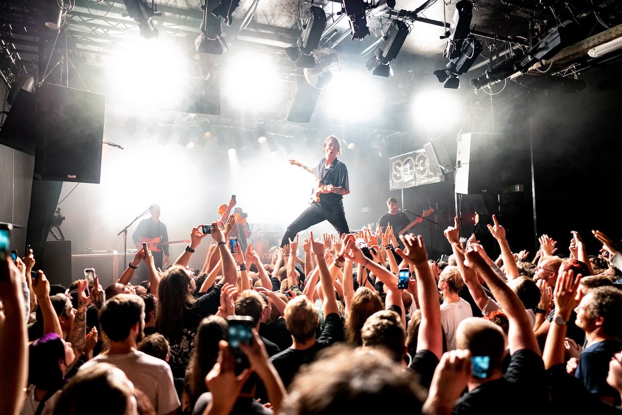 Vollgas in der Hauptstadt. – Frank Carter.