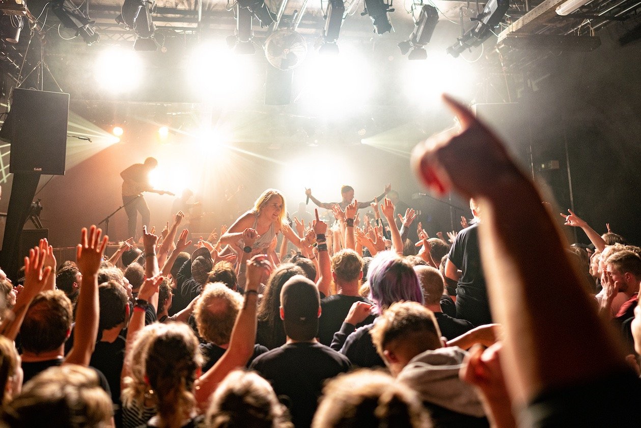 Vollgas in der Hauptstadt. – Frank Carter.