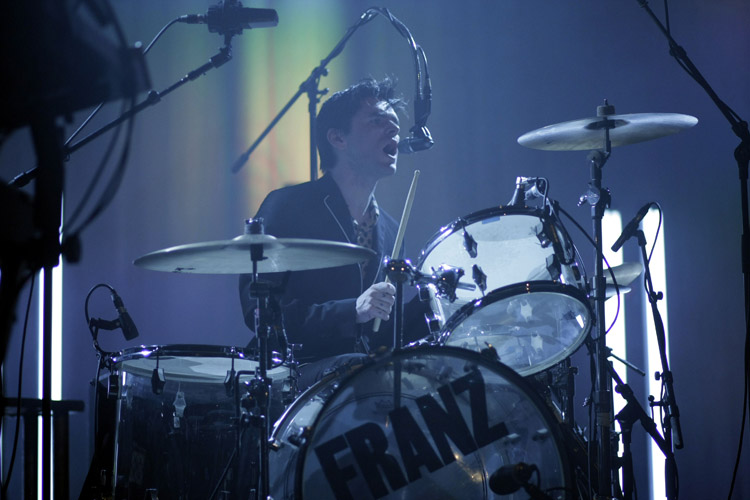 Schottenrock in Köln: Franz Ferdinand im Palladium. – Am Schlagzeug: Paul Thomson