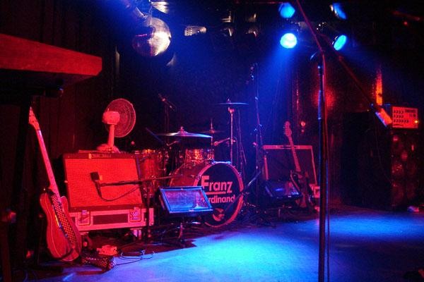 Franz Ferdinand – Live-Bilder vom Gig in Züricher Abart Club am 24. Mai 2004. – 