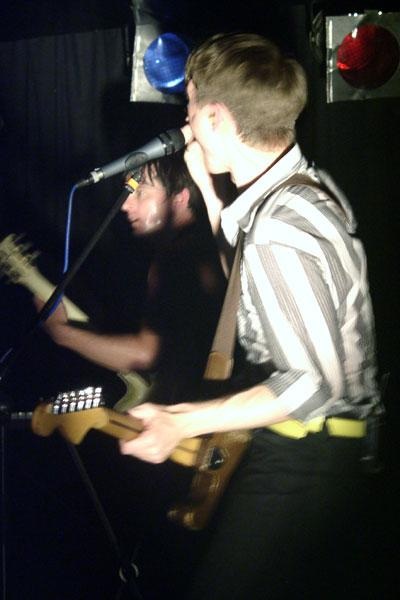 Franz Ferdinand – Live-Bilder vom Gig in Züricher Abart Club am 24. Mai 2004. – 
