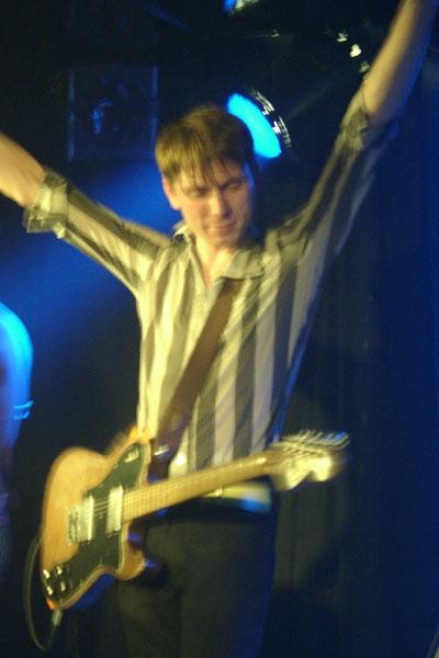 Franz Ferdinand – Live-Bilder vom Gig in Züricher Abart Club am 24. Mai 2004. – 