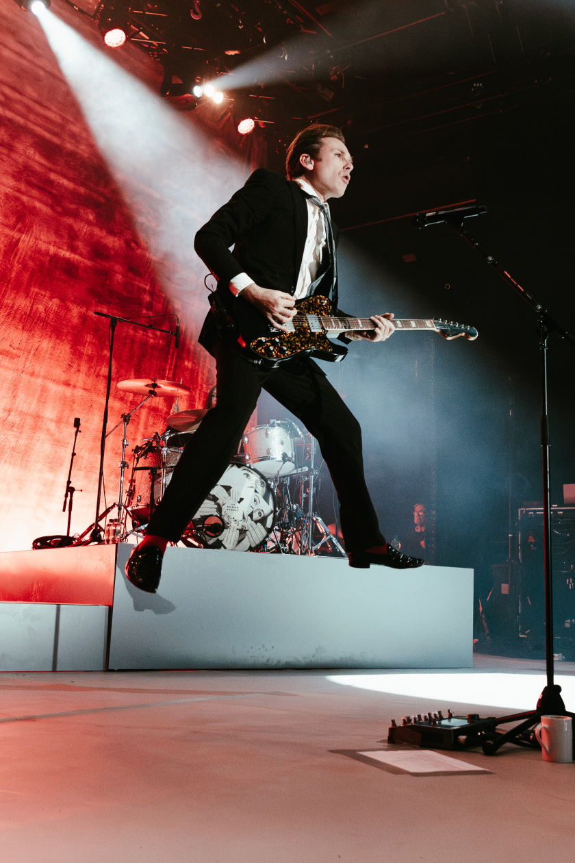 Franz Ferdinand – Indie wie aus dem FF: Die schottische Band nimmt ihr Publikum im Sturm. – Alex Kapranos.