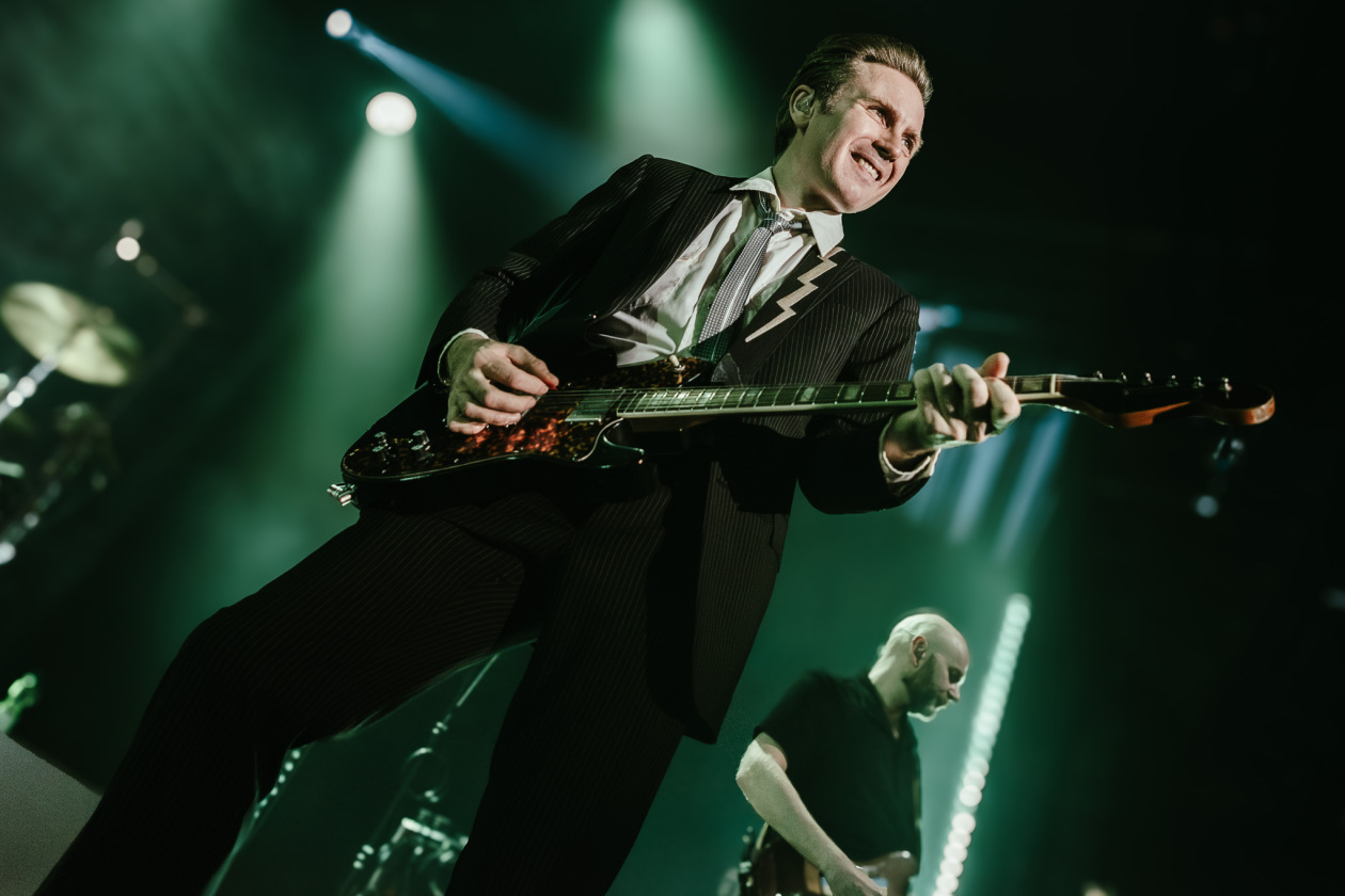 Franz Ferdinand – Indie wie aus dem FF: Die schottische Band nimmt ihr Publikum im Sturm. – Alex Kapranos.