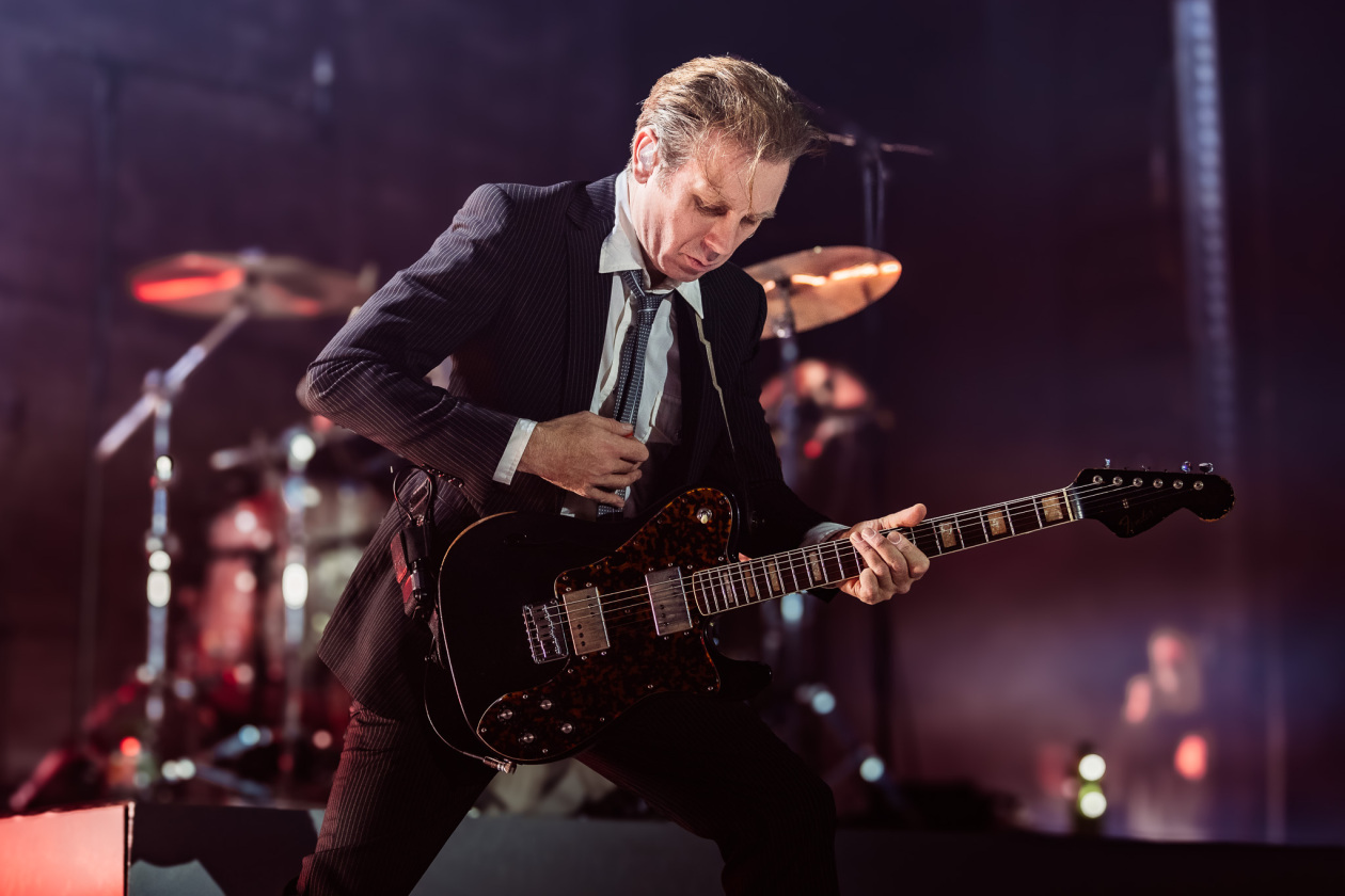 Franz Ferdinand – Indie wie aus dem FF: Die schottische Band nimmt ihr Publikum im Sturm. – Alex Kapranos.