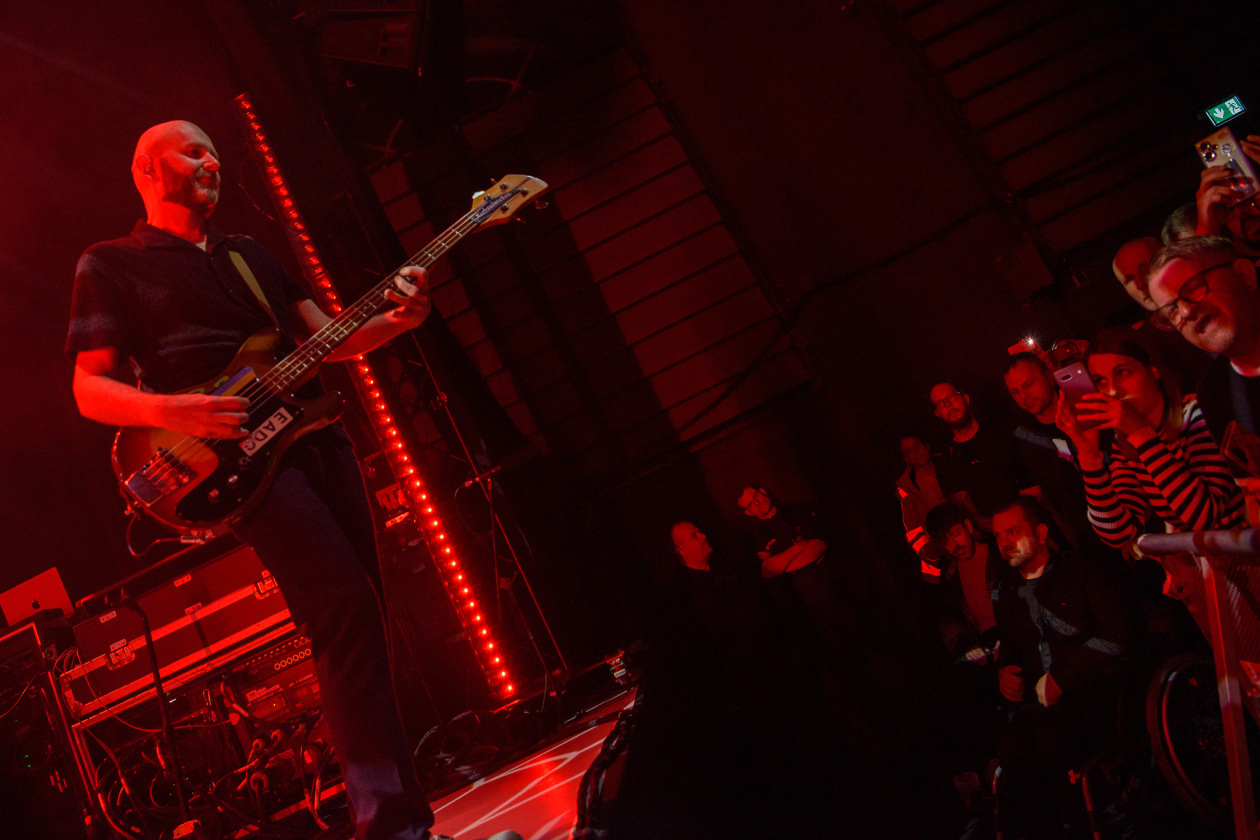 Franz Ferdinand – Indie wie aus dem FF: Die schottische Band nimmt ihr Publikum im Sturm. – Robert Hardy.